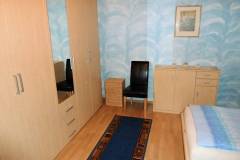 Fewo Baumgasse - Schlafzimmer Schrank und Kommode